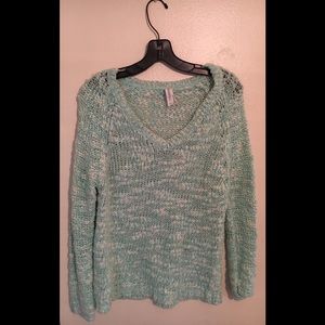Green and White Aéropostale sweater